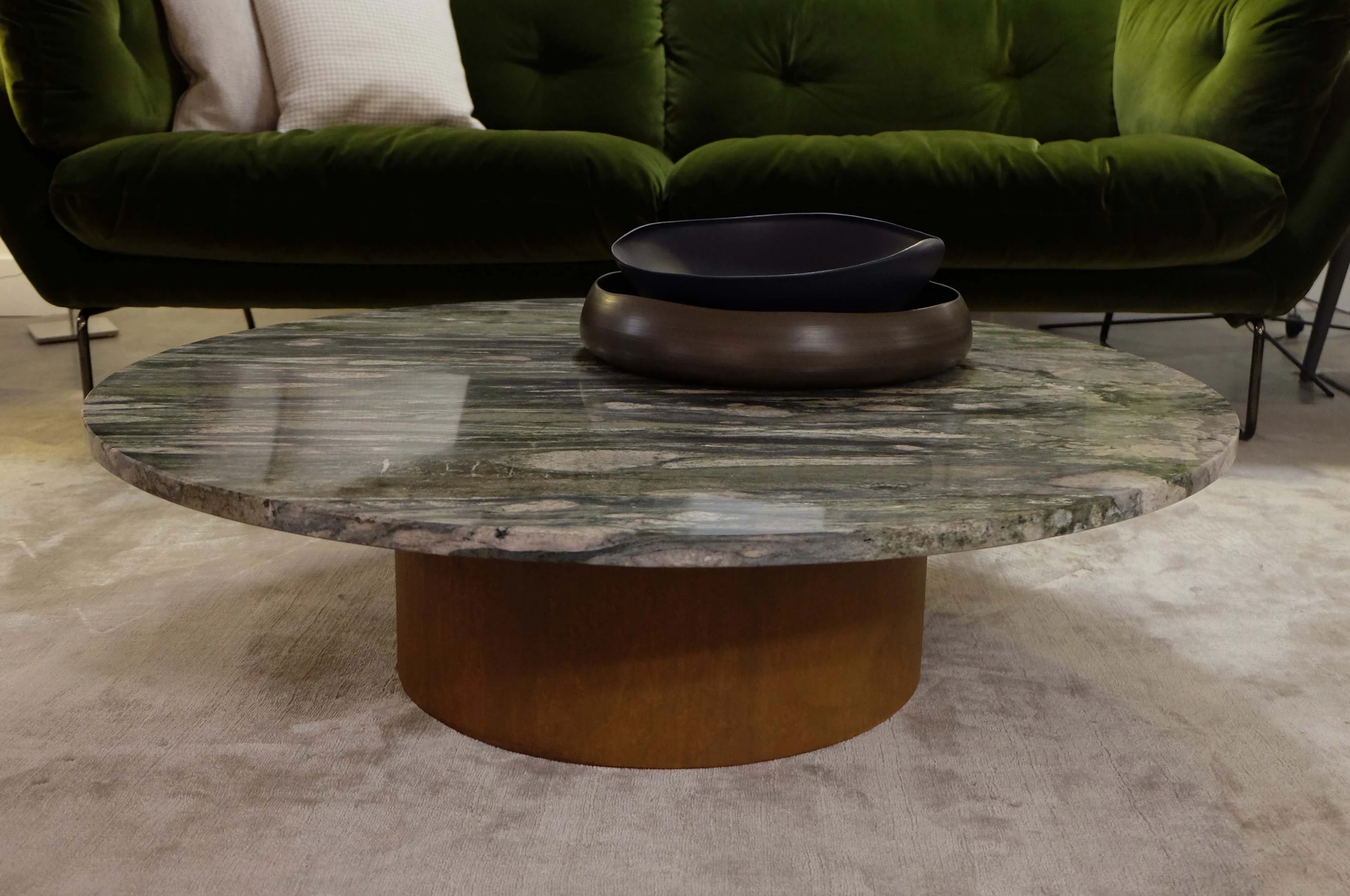 Table basse, mobilier créé par Viseux & Jones