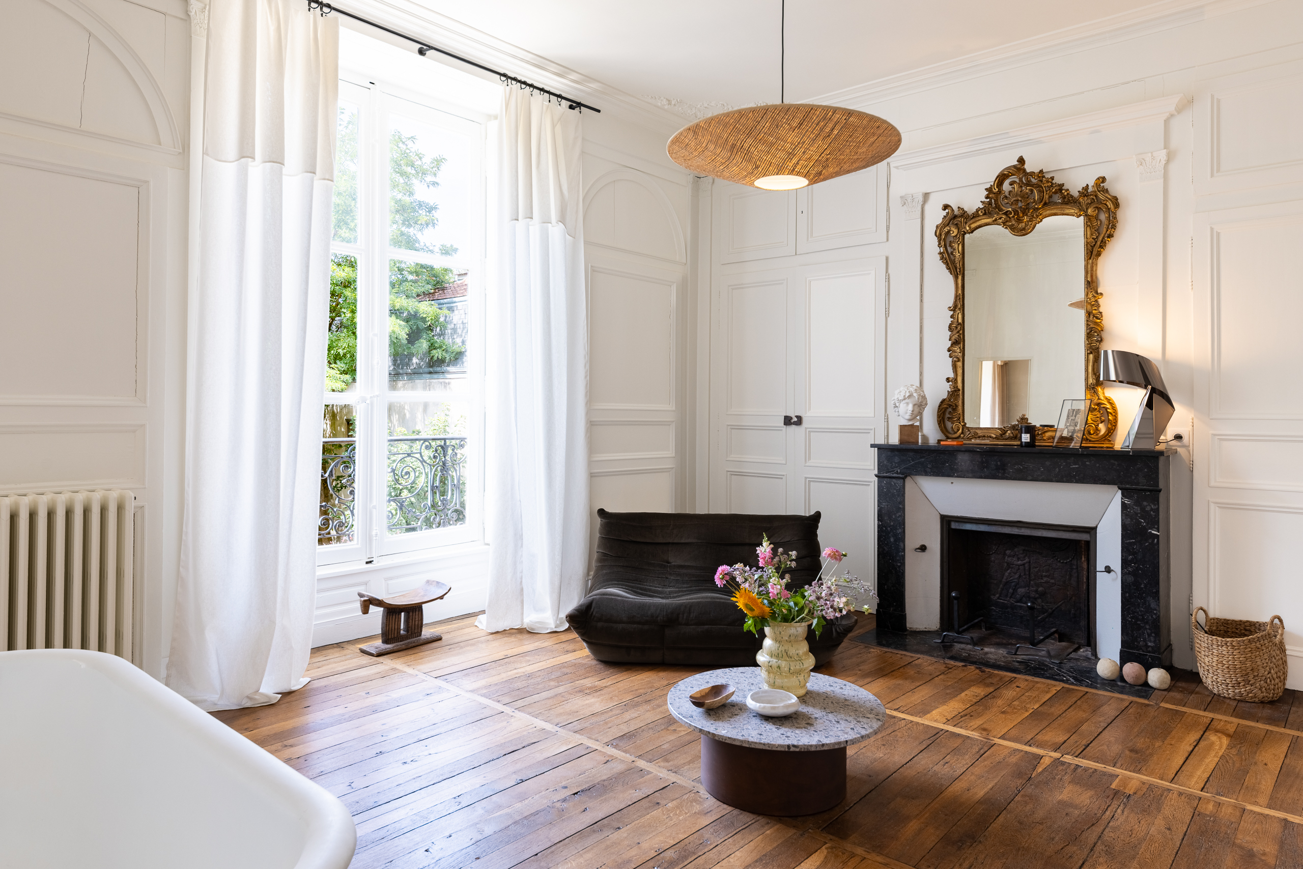 VISEUX & JONES 19
